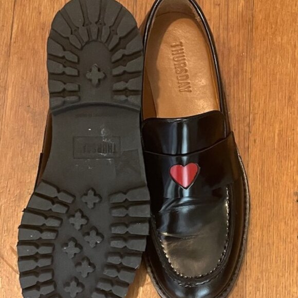 Love Thursday Boot Company Black Loafers Red Heart Women's 8 ❤️ - Picture 5 of 8